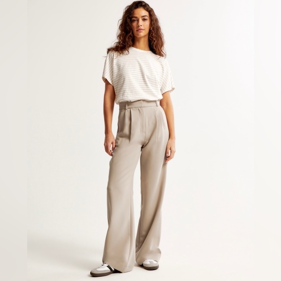 Abercrombie & Fitch Pants - Abercrombie & Fitch Sloane Tailored Pant in Tan
